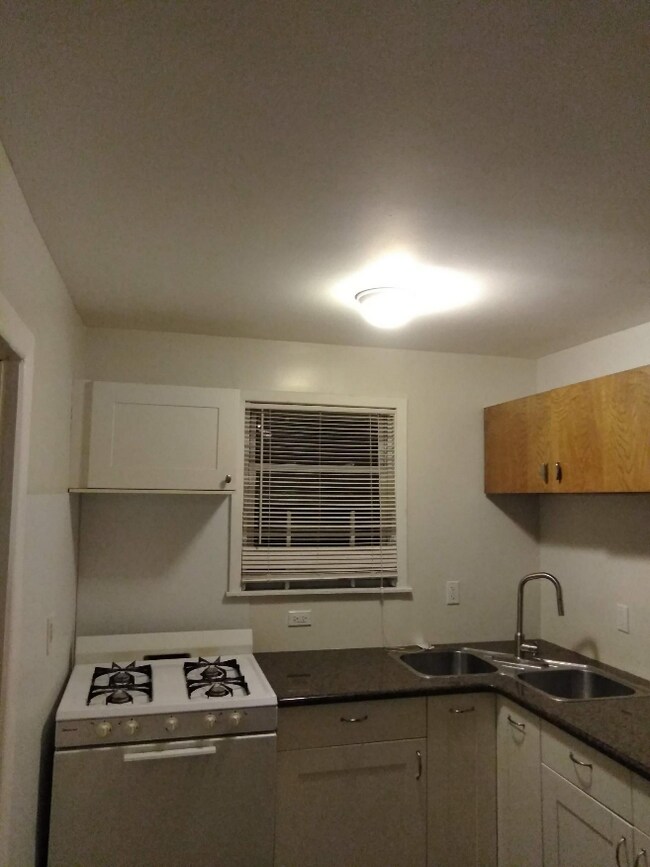 Foto del edificio - 990 E 96th St