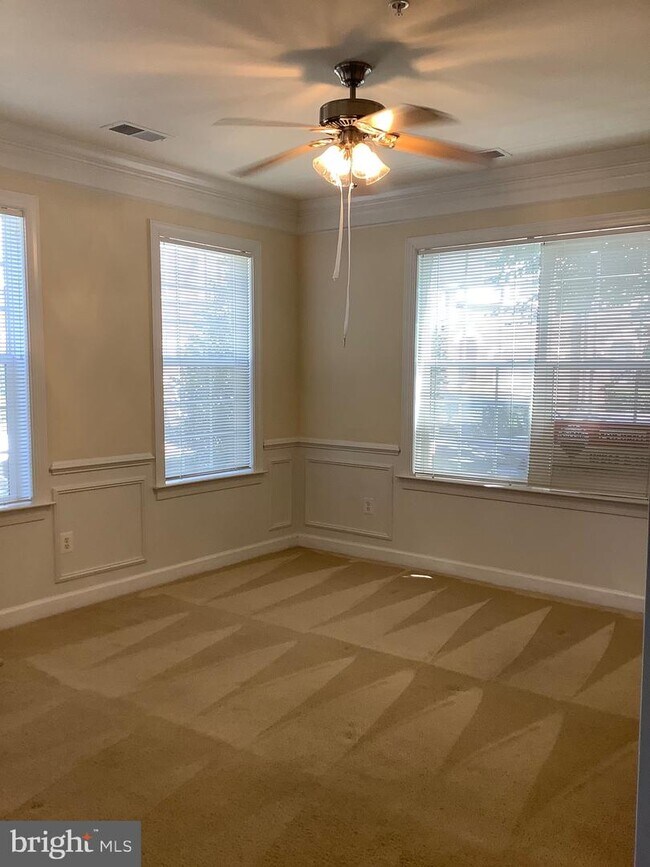 Foto del edificio - 7871 Rolling Woods Ct