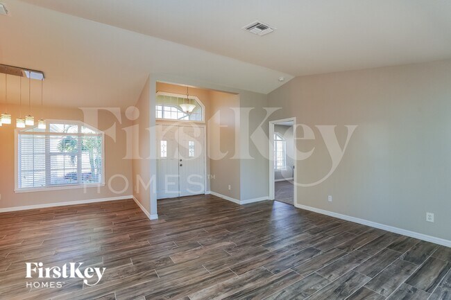 Foto del edificio - 1821 NW 23rd Ave