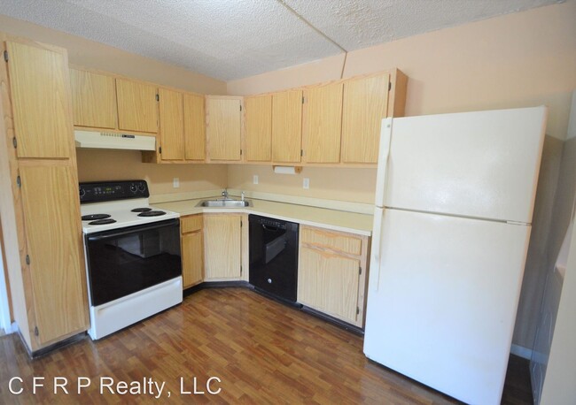 Building Photo - 1 br, 1 bath House - 922 S Pine Ridge Circle