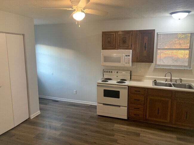 Foto del edificio - 3030 Wilson Rd