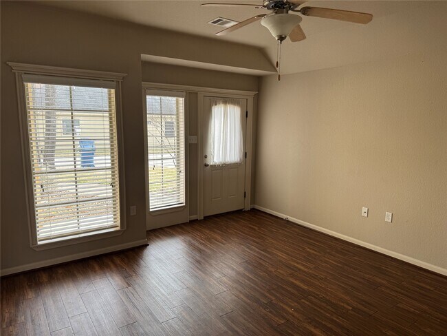 Foto del edificio - 12882 Orion Ct E