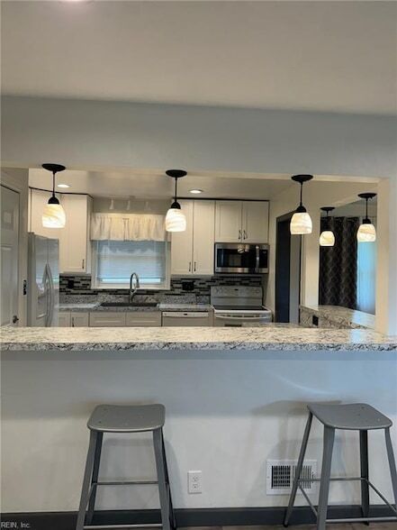 Foto del edificio - 6328 Shelby Ln