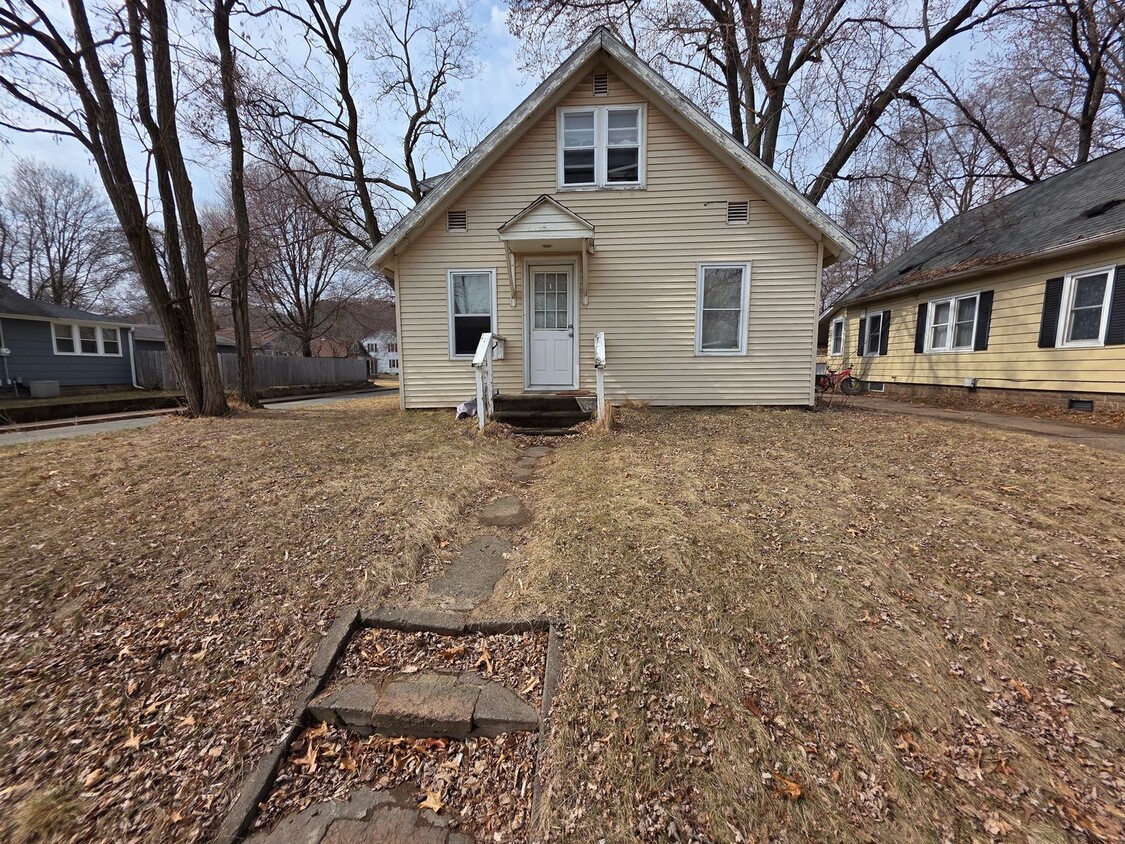 Primary Photo - 1704 9th St