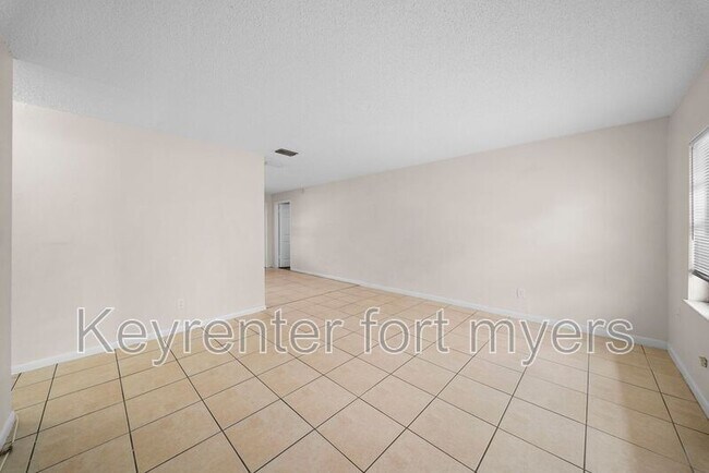 Building Photo - 5551 Fifth Ave