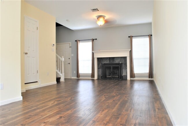 Building Photo - 3300 Bellefontaine St