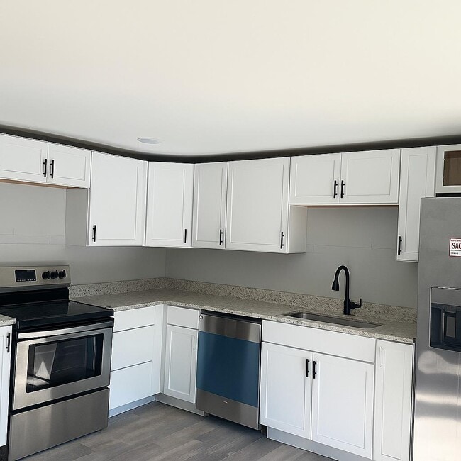 Foto del edificio - 8439 South Dr