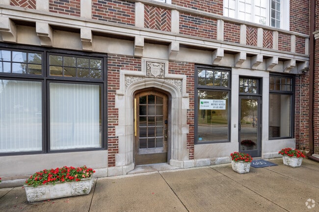 Entrance - 460 Winnetka Ave.