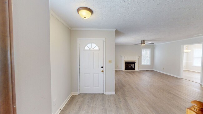 Foto del edificio - Updated 4 Bedroom w/ Privacy Fence in Jack Britt School District!