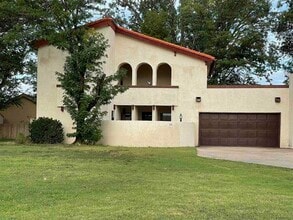 Building Photo - 55 Brentwood Rd
