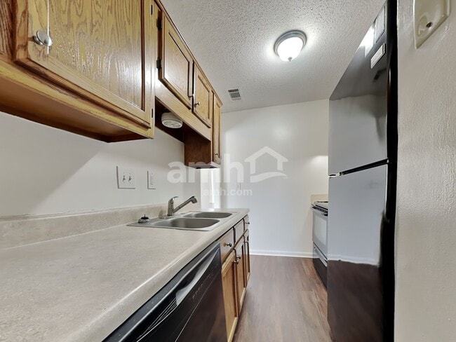 Foto del edificio - 4938 Copper Valley Dr E