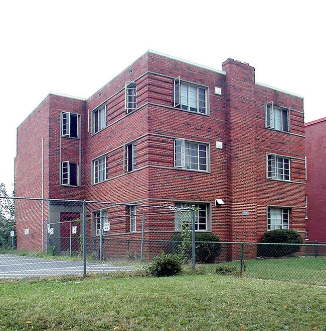 Building Photo - 1621 E Capitol St SE