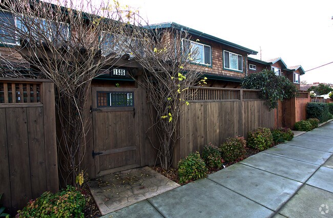 Building Photo - 1531 Sir Francis Drake Blvd