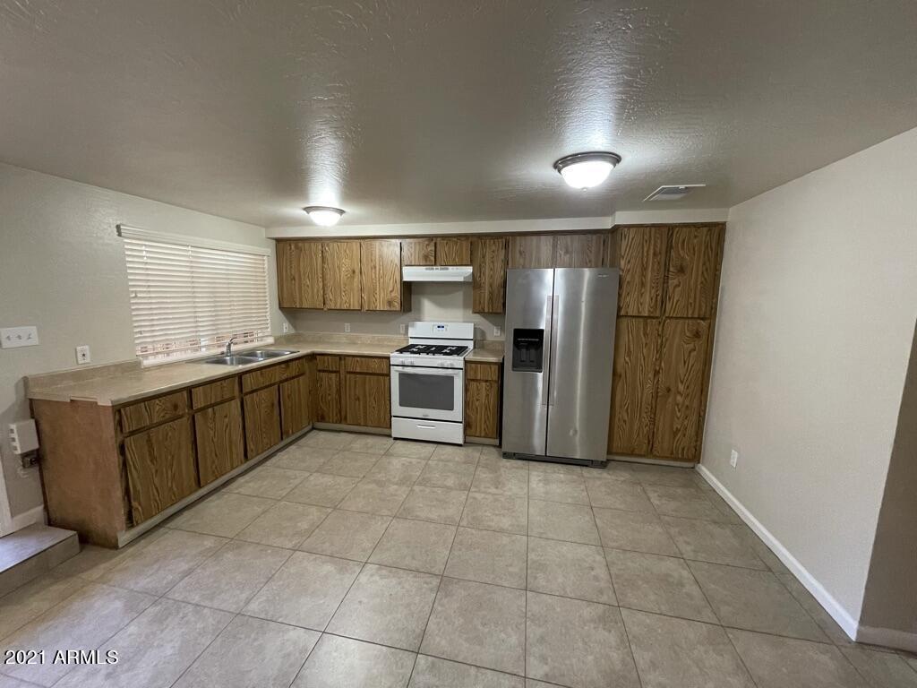 Primary Photo - 3050 E Angela Dr