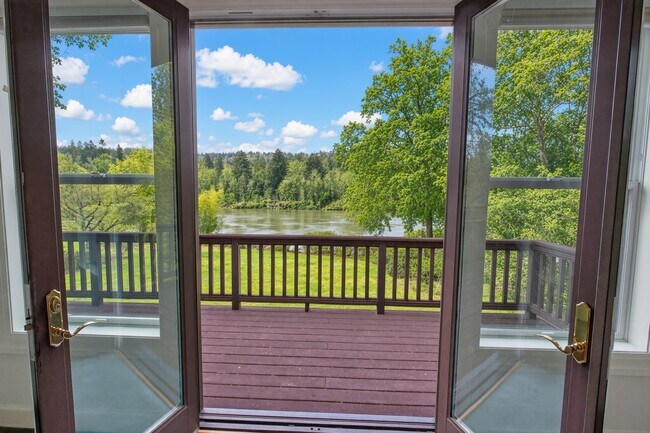 Vista de la puerta francesa principal - 1645 SE Oak Shore Ln