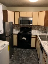 Building Photo - 1390 Hunters Rd