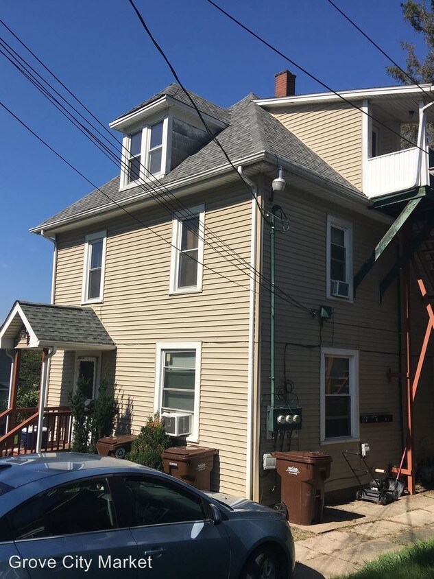 Primary Photo - 633 S Center St