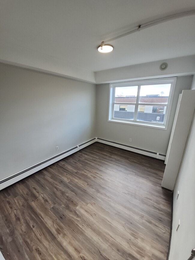 Building Photo - 523-523 Prince St