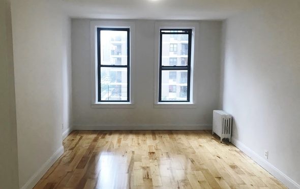 Primary Photo - 734 Amsterdam Ave
