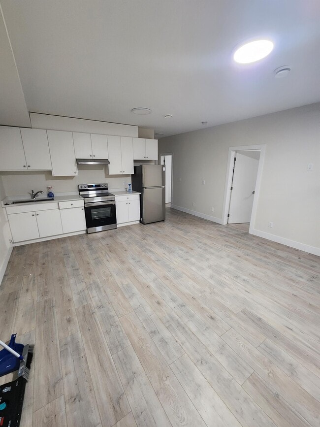 Building Photo - 9237 Sitka Pl
