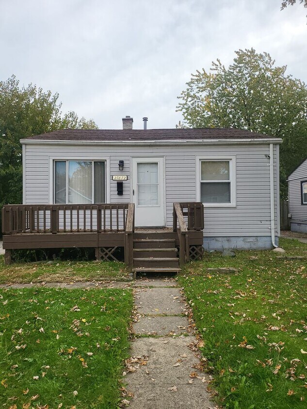 Primary Photo - $1,200/month - 3 Bed 1 Bath Single Family ...