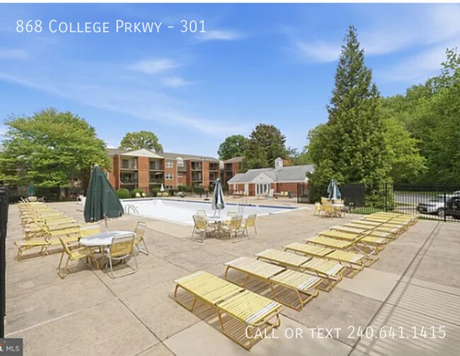 Photo - 868 College Pkwy House