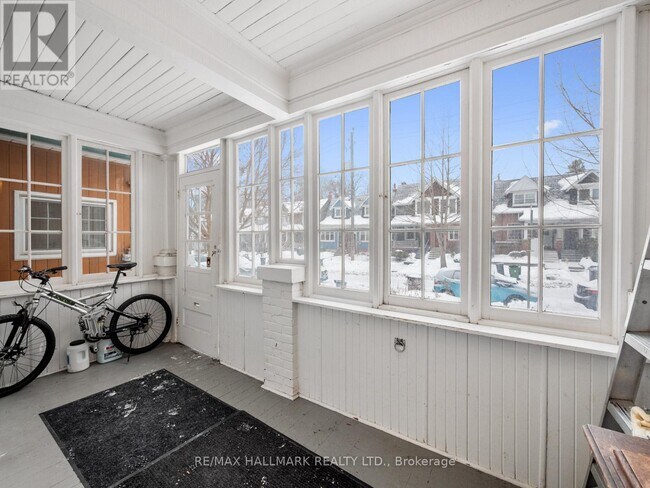 Photo du bâtiment - 55 Eastmount Ave