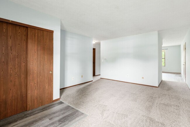 Foto del edificio - 3862-3864 Petzinger Road