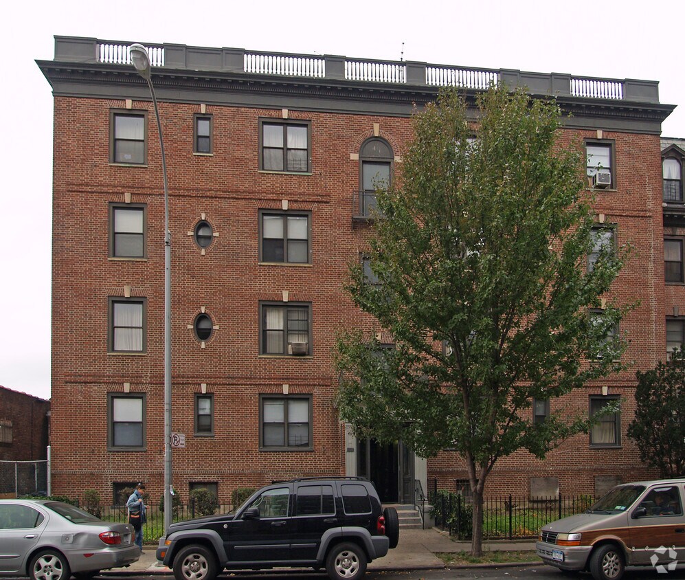 Building Photo - 37-58 86th St