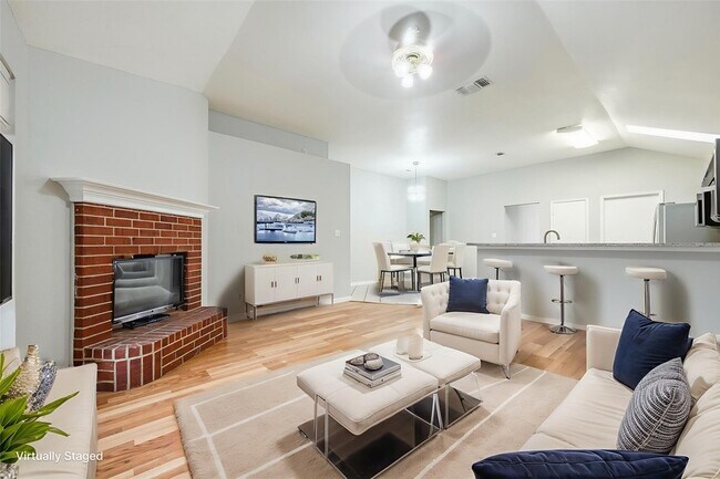 Foto del edificio - 5900 Rising Meadow Dr