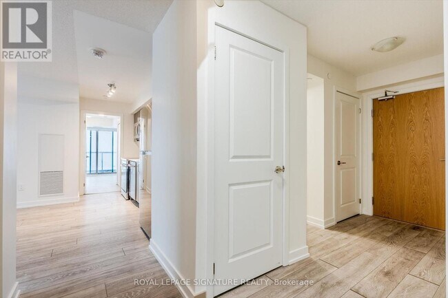 Photo du bâtiment - 1455 Celebration Dr