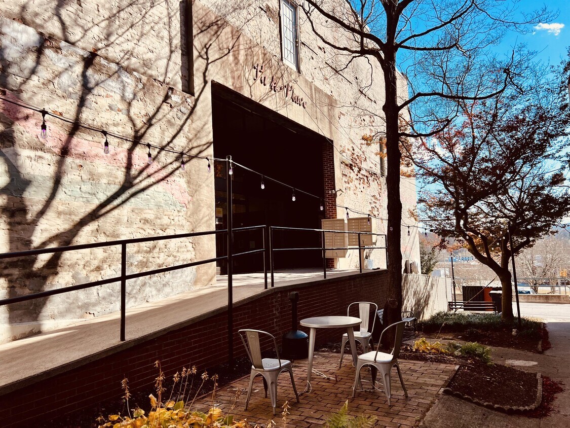Foto principal - 915 Main St