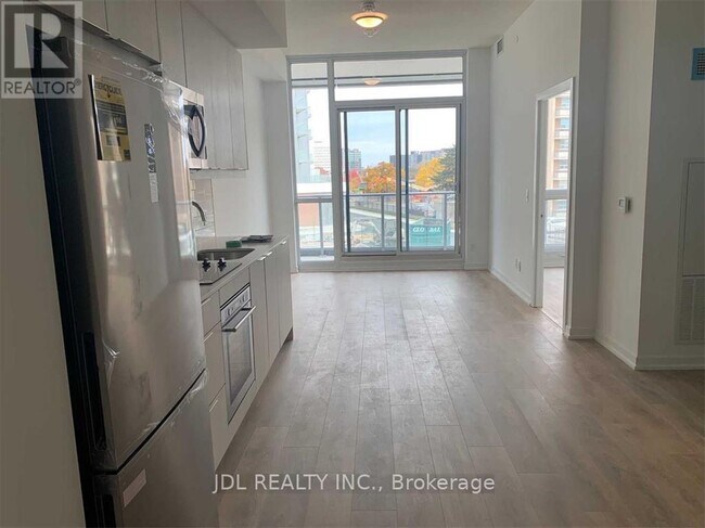 Photo du bâtiment - 36 Forest Manor Rd