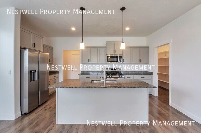 Building Photo - 972 S 850 W