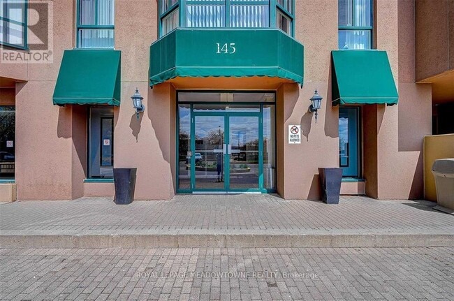 Building Photo - 145-2145 Hillcrest Ave