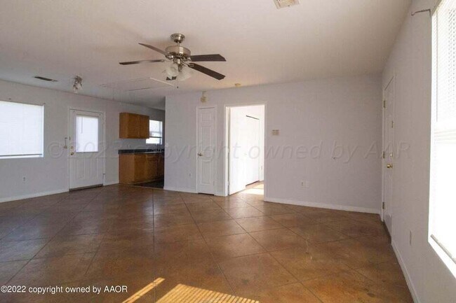 Foto del edificio - 106 N Jefferson St