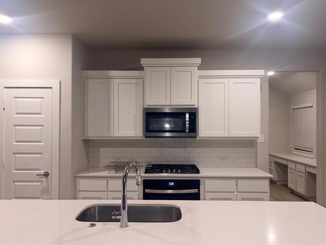 Building Photo - 1404 Mahogany Dr