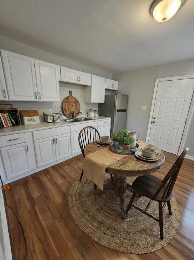 Foto del edificio - 202 Charles Ave