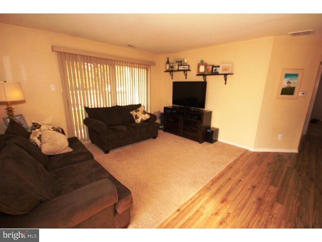 Foto del edificio - 1503 Hawthorne Ct
