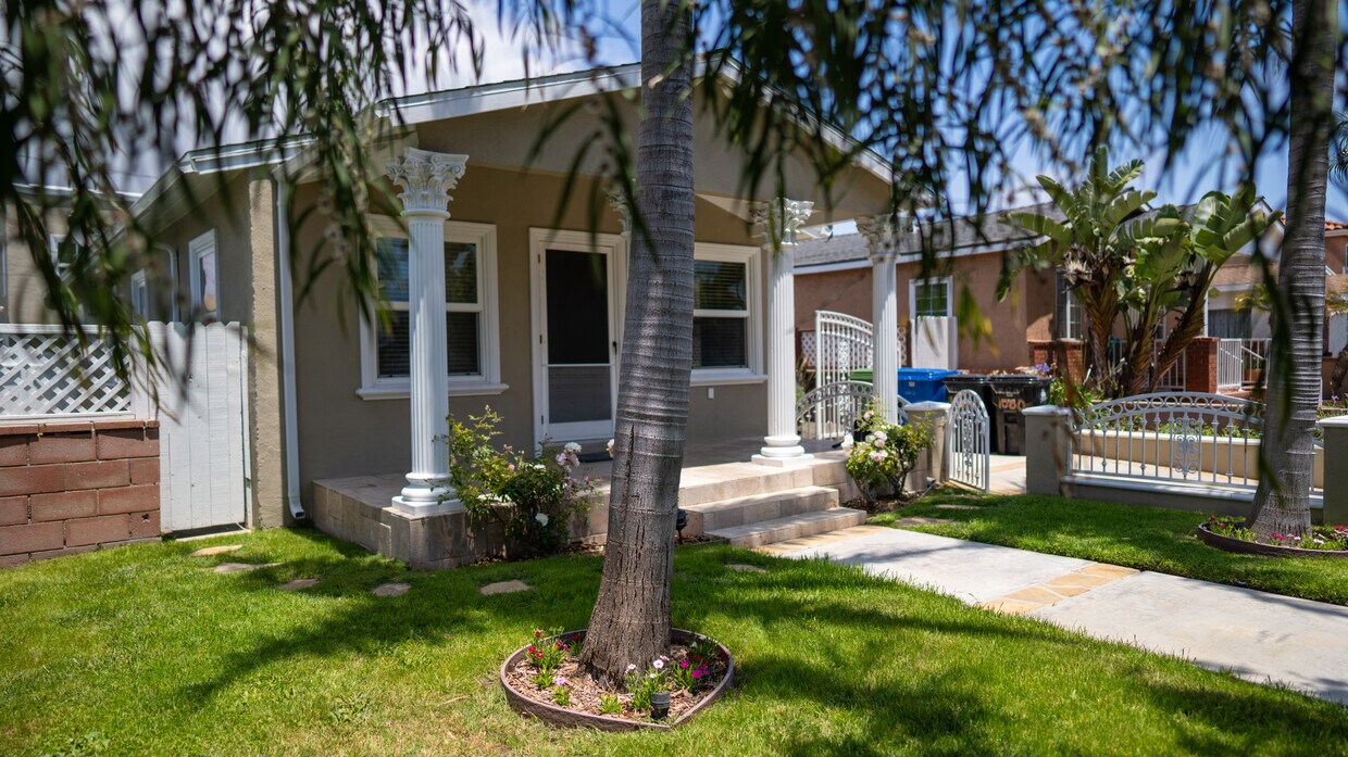 Foto principal - 1060 W 26th St