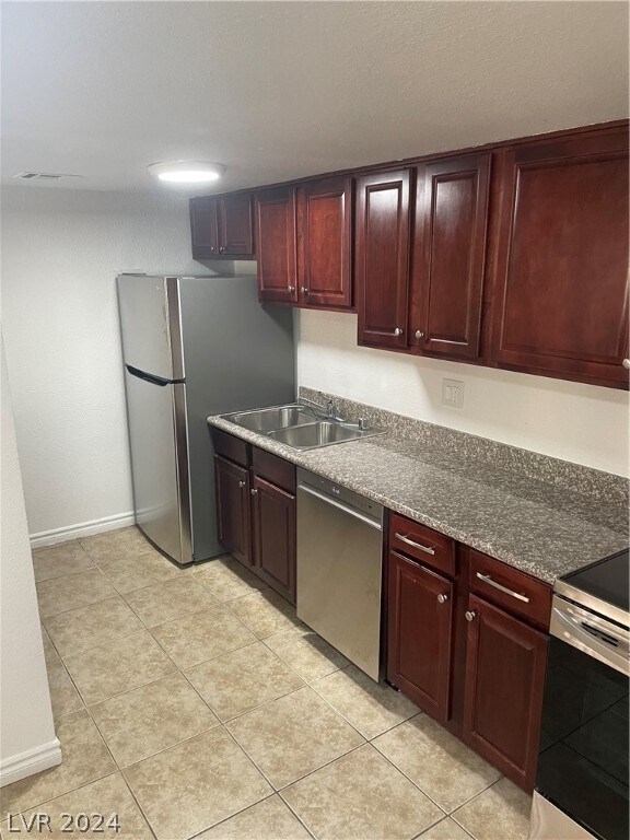 Foto del edificio - 4990 River Glen Dr