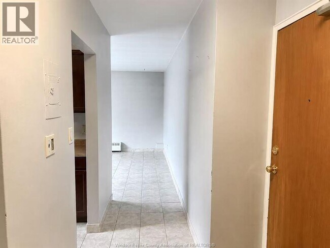 Photo du bâtiment - 6530 Wyandotte St E