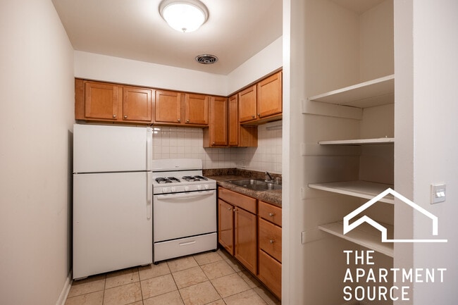 Foto del edificio - 540 W Roscoe St