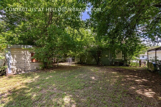 Building Photo - 3729 Parrott-