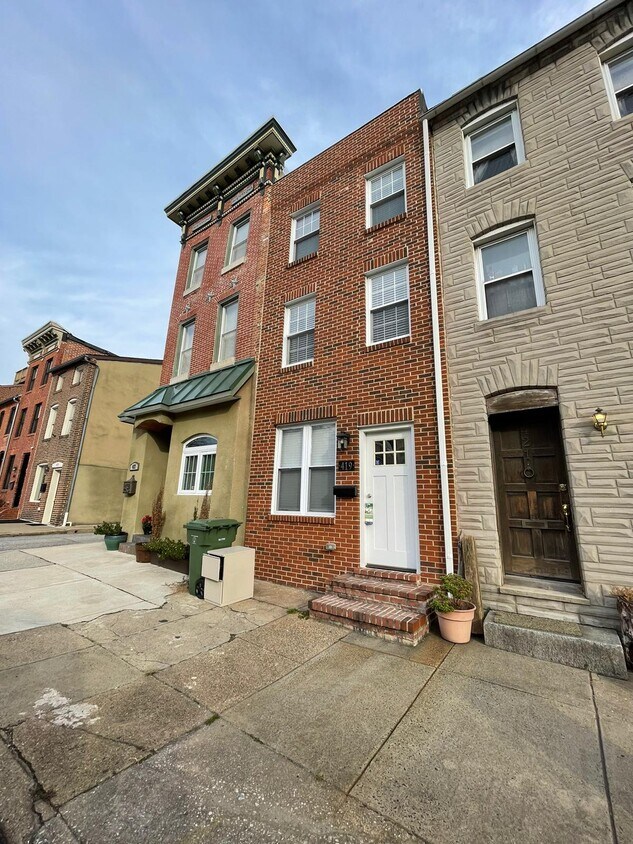 Primary Photo - 419 S Washington St