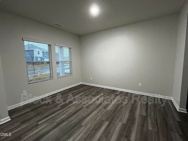 Foto del edificio - 937 Avonmore Dr