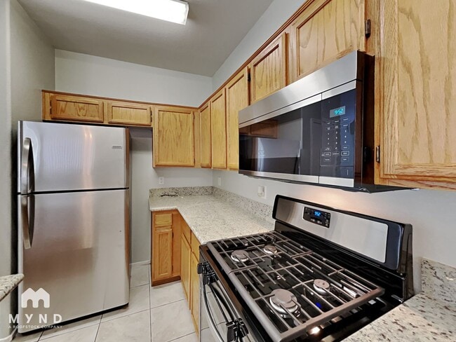 Building Photo - 2500 Birds Nest Cactus Ct