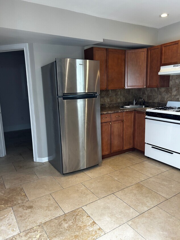 Foto principal - 183 Merrill Ave