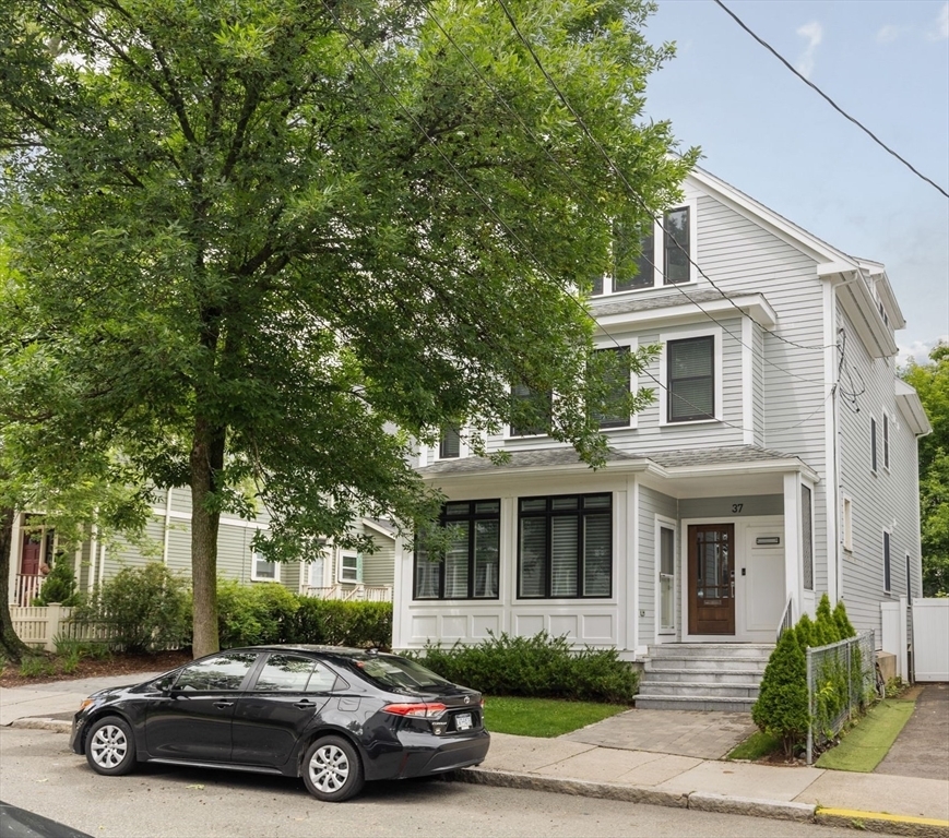 Primary Photo - 37 Claremon St