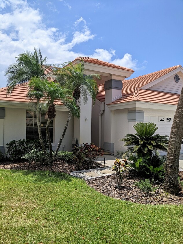 6887 Approach Rd Unit 42, Sarasota, FL 34238 Condo for Rent in